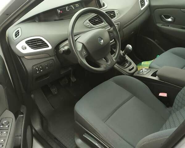 Серый Рено Megane Scenic, объемом двигателя 1.5 л и пробегом 245 тыс. км за 7000 $, фото 58 на Automoto.ua
