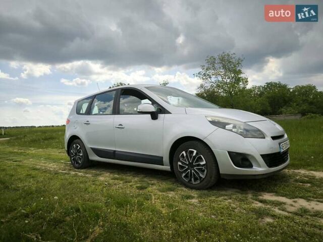 Серый Рено Megane Scenic, объемом двигателя 1.5 л и пробегом 245 тыс. км за 7000 $, фото 31 на Automoto.ua
