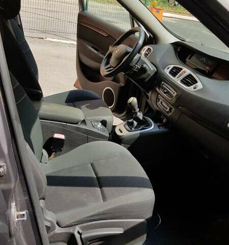 Сірий Рено Megane Scenic, об'ємом двигуна 1.5 л та пробігом 221 тис. км за 6900 $, фото 8 на Automoto.ua