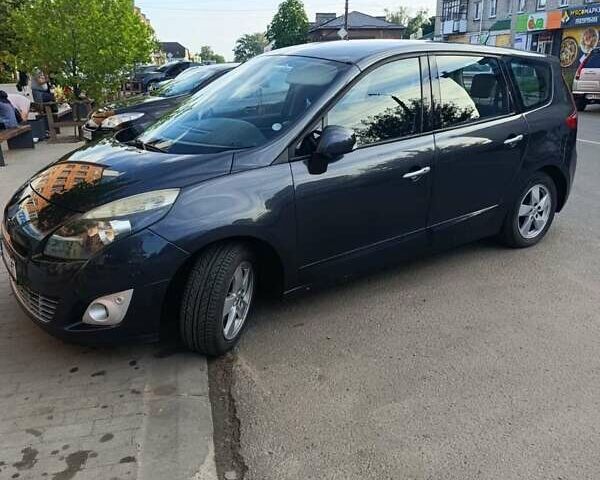 Серый Рено Megane Scenic, объемом двигателя 1.9 л и пробегом 207 тыс. км за 7100 $, фото 4 на Automoto.ua