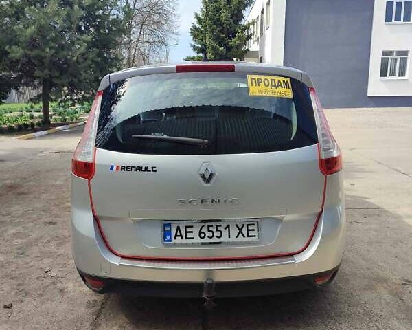 Серый Рено Megane Scenic, объемом двигателя 1.6 л и пробегом 184 тыс. км за 8200 $, фото 7 на Automoto.ua