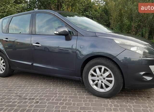 Серый Рено Megane Scenic, объемом двигателя 1.46 л и пробегом 240 тыс. км за 7900 $, фото 13 на Automoto.ua