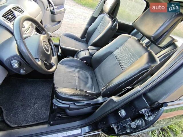 Серый Рено Megane Scenic, объемом двигателя 1.5 л и пробегом 302 тыс. км за 2900 $, фото 15 на Automoto.ua