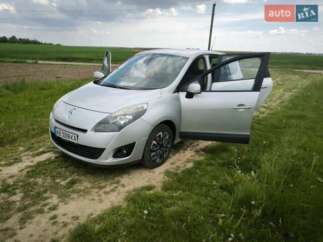 Серый Рено Megane Scenic, объемом двигателя 1.5 л и пробегом 245 тыс. км за 7000 $, фото 48 на Automoto.ua