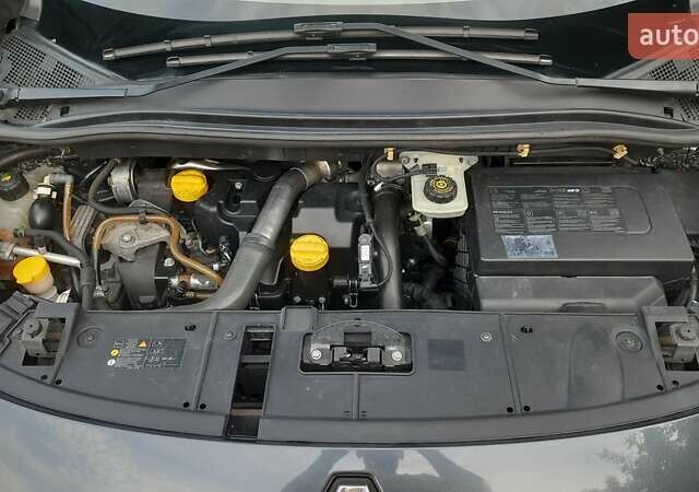 Серый Рено Megane Scenic, объемом двигателя 1.46 л и пробегом 240 тыс. км за 7900 $, фото 27 на Automoto.ua
