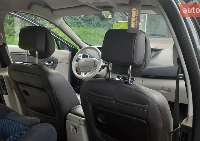 Серый Рено Megane Scenic, объемом двигателя 1.46 л и пробегом 240 тыс. км за 7900 $, фото 101 на Automoto.ua