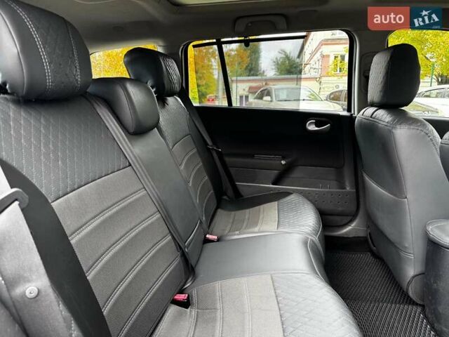 Серый Рено Megane Scenic, объемом двигателя 1.6 л и пробегом 270 тыс. км за 5990 $, фото 20 на Automoto.ua