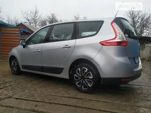 Серый Рено Megane Scenic, объемом двигателя 1.5 л и пробегом 245 тыс. км за 7000 $, фото 24 на Automoto.ua
