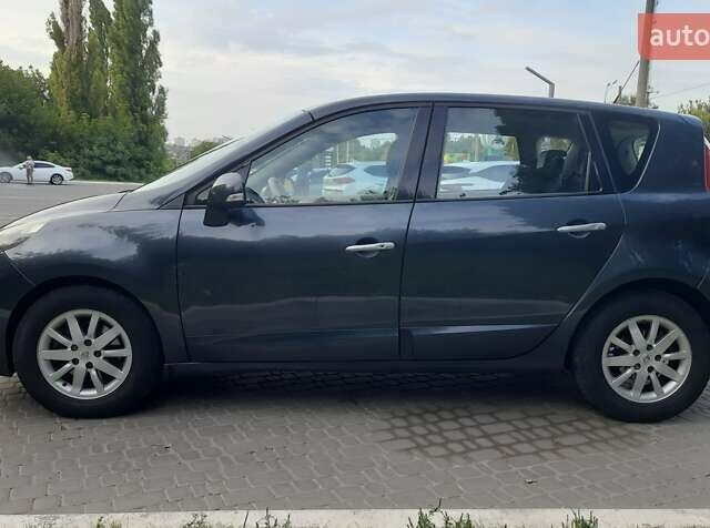 Серый Рено Megane Scenic, объемом двигателя 1.46 л и пробегом 240 тыс. км за 7900 $, фото 5 на Automoto.ua