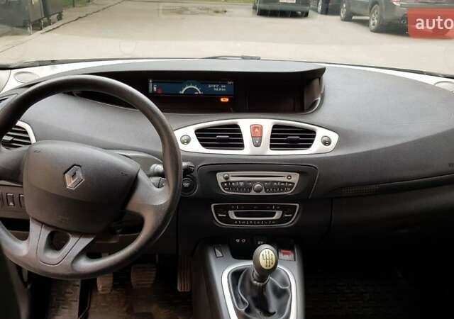 Сірий Рено Megane Scenic, об'ємом двигуна 1.5 л та пробігом 221 тис. км за 6900 $, фото 12 на Automoto.ua