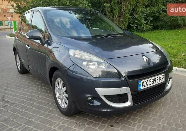 Серый Рено Megane Scenic, объемом двигателя 1.46 л и пробегом 240 тыс. км за 7900 $, фото 15 на Automoto.ua