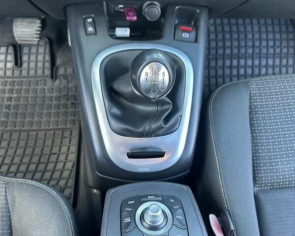 Серый Рено Megane Scenic, объемом двигателя 2 л и пробегом 260 тыс. км за 8200 $, фото 22 на Automoto.ua