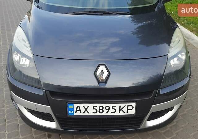 Серый Рено Megane Scenic, объемом двигателя 1.46 л и пробегом 240 тыс. км за 7900 $, фото 17 на Automoto.ua