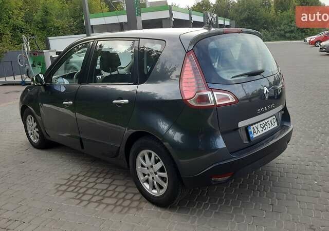 Серый Рено Megane Scenic, объемом двигателя 1.46 л и пробегом 240 тыс. км за 7900 $, фото 8 на Automoto.ua