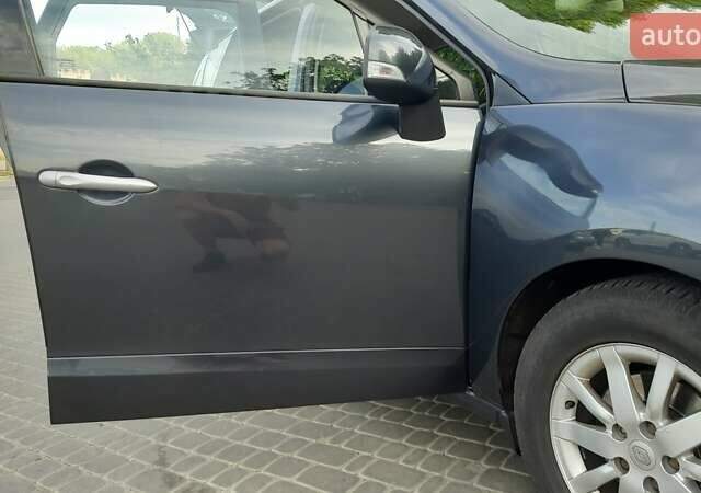 Серый Рено Megane Scenic, объемом двигателя 1.46 л и пробегом 240 тыс. км за 7900 $, фото 35 на Automoto.ua
