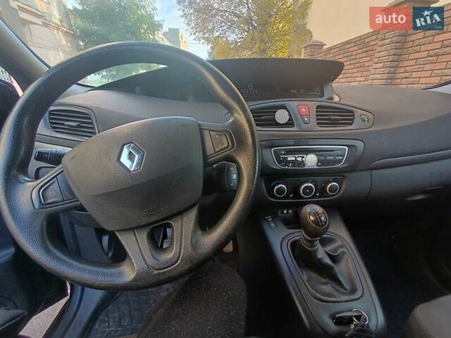 Рено Megane Scenic 2010 в Черновцах на Automoto.ua Серый Рено Megane Scenic, объемом двигателя 1.5 л и пробегом 246 тыс. км за 4500 $, фото 6 на Automoto.ua