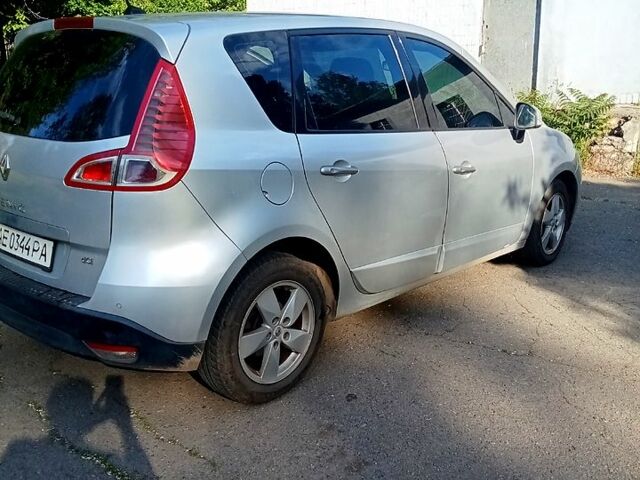 Сірий Рено Megane Scenic, об'ємом двигуна 1.5 л та пробігом 270 тис. км за 5000 $, фото 1 на Automoto.ua