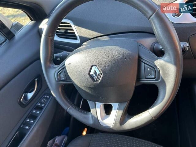 Серый Рено Megane Scenic, объемом двигателя 1.5 л и пробегом 212 тыс. км за 7000 $, фото 18 на Automoto.ua
