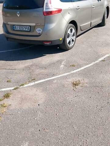Серый Рено Megane Scenic, объемом двигателя 1.5 л и пробегом 300 тыс. км за 7300 $, фото 9 на Automoto.ua