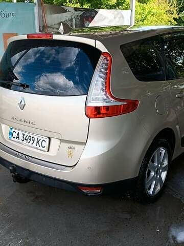 Серый Рено Megane Scenic, объемом двигателя 1.5 л и пробегом 242 тыс. км за 7800 $, фото 22 на Automoto.ua