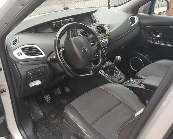 Серый Рено Megane Scenic, объемом двигателя 1.5 л и пробегом 427 тыс. км за 7700 $, фото 6 на Automoto.ua