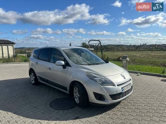 Серый Рено Megane Scenic, объемом двигателя 1.5 л и пробегом 195 тыс. км за 5999 $, фото 2 на Automoto.ua