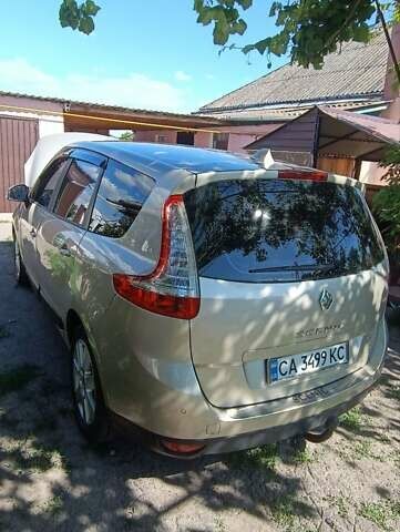 Серый Рено Megane Scenic, объемом двигателя 1.5 л и пробегом 242 тыс. км за 7800 $, фото 14 на Automoto.ua