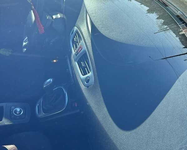 Серый Рено Megane Scenic, объемом двигателя 1.5 л и пробегом 212 тыс. км за 7000 $, фото 12 на Automoto.ua