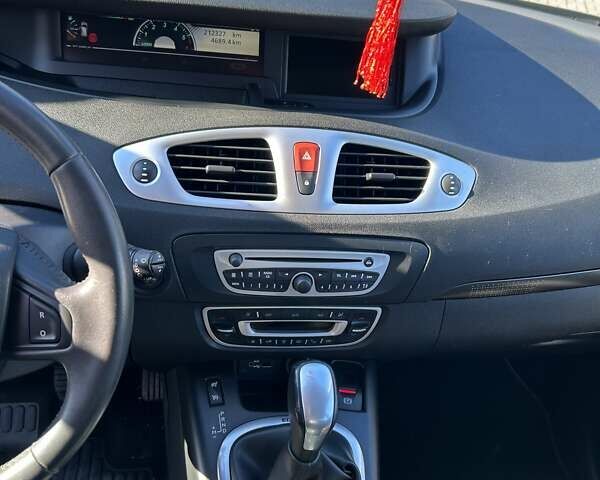 Серый Рено Megane Scenic, объемом двигателя 1.5 л и пробегом 212 тыс. км за 7000 $, фото 20 на Automoto.ua
