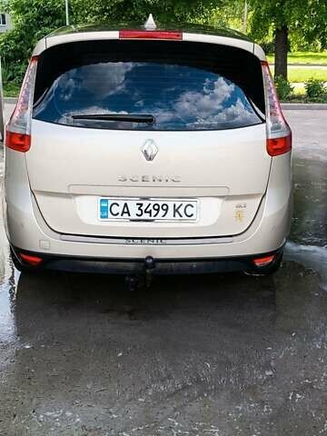 Серый Рено Megane Scenic, объемом двигателя 1.5 л и пробегом 242 тыс. км за 7800 $, фото 21 на Automoto.ua
