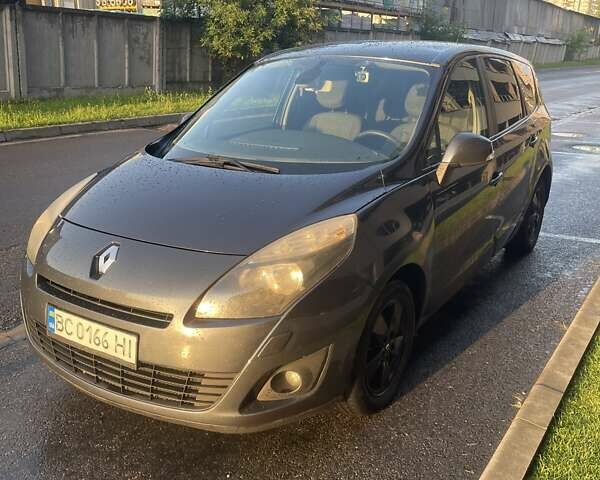 Серый Рено Megane Scenic, объемом двигателя 1.5 л и пробегом 328 тыс. км за 6700 $, фото 1 на Automoto.ua