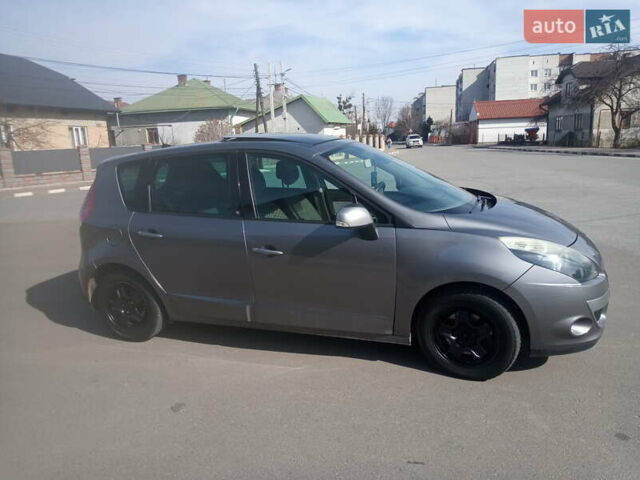 Сірий Рено Megane Scenic, об'ємом двигуна 1.6 л та пробігом 255 тис. км за 6800 $, фото 2 на Automoto.ua