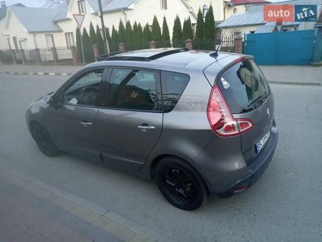 Сірий Рено Megane Scenic, об'ємом двигуна 1.6 л та пробігом 255 тис. км за 6800 $, фото 8 на Automoto.ua