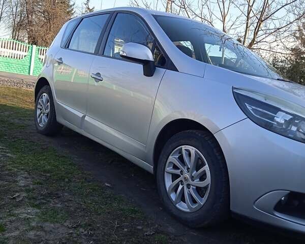 Серый Рено Megane Scenic, объемом двигателя 1.5 л и пробегом 249 тыс. км за 7250 $, фото 5 на Automoto.ua