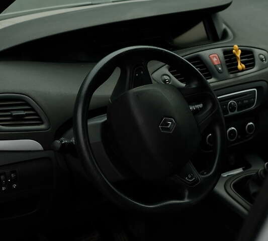 Сірий Рено Megane Scenic, об'ємом двигуна 1.5 л та пробігом 325 тис. км за 6200 $, фото 2 на Automoto.ua