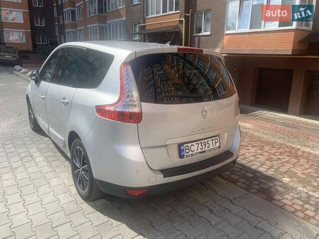 Серый Рено Megane Scenic, объемом двигателя 2 л и пробегом 244 тыс. км за 8600 $, фото 2 на Automoto.ua