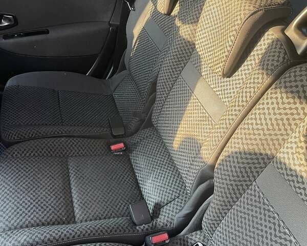 Серый Рено Megane Scenic, объемом двигателя 1.5 л и пробегом 328 тыс. км за 6700 $, фото 10 на Automoto.ua
