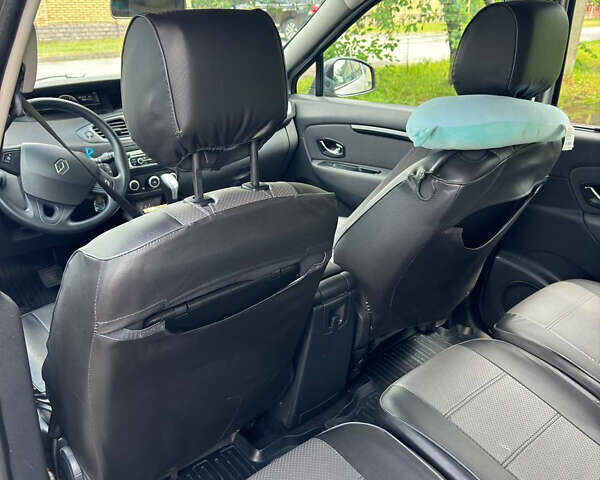 Серый Рено Megane Scenic, объемом двигателя 1.5 л и пробегом 181 тыс. км за 8500 $, фото 5 на Automoto.ua