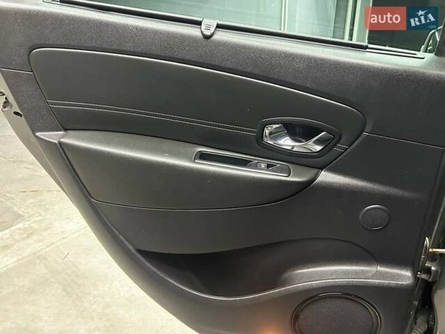 Сірий Рено Megane Scenic, об'ємом двигуна 1.6 л та пробігом 238 тис. км за 9800 $, фото 15 на Automoto.ua