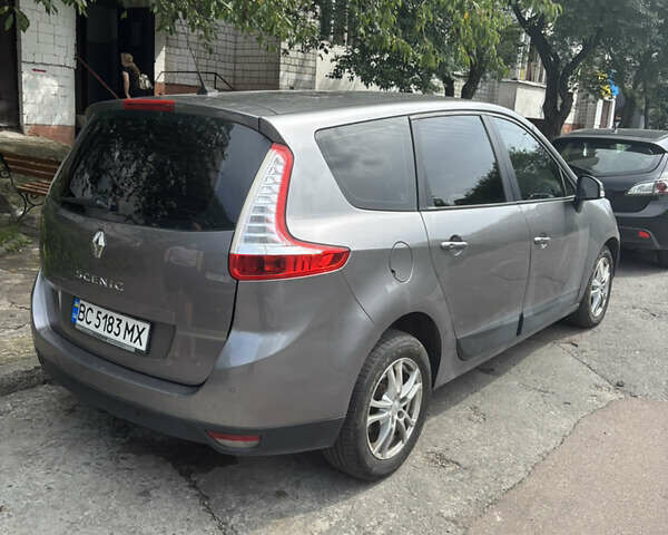 Серый Рено Megane Scenic, объемом двигателя 1.5 л и пробегом 270 тыс. км за 8700 $, фото 5 на Automoto.ua