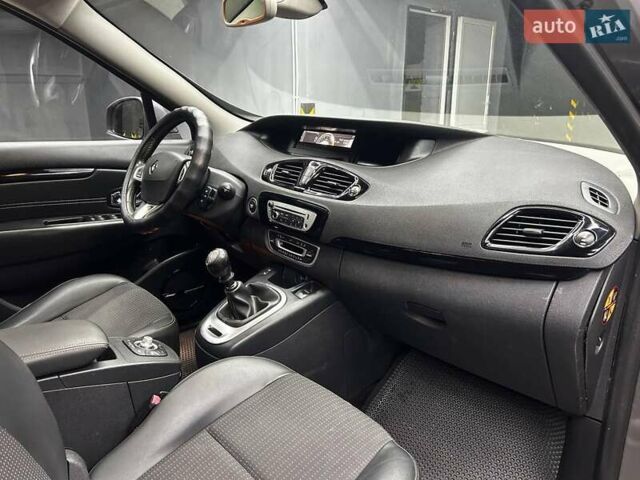 Сірий Рено Megane Scenic, об'ємом двигуна 1.6 л та пробігом 238 тис. км за 9800 $, фото 24 на Automoto.ua