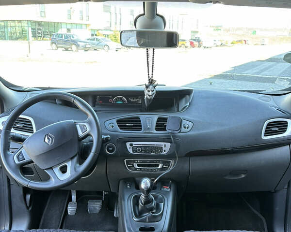 Сірий Рено Megane Scenic, об'ємом двигуна 1.5 л та пробігом 256 тис. км за 6700 $, фото 11 на Automoto.ua