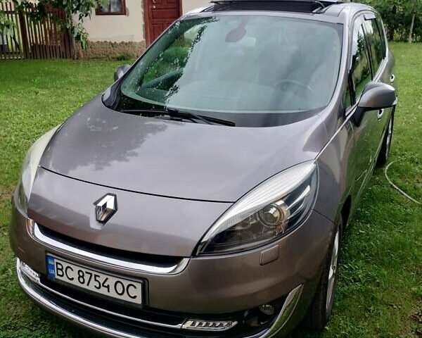 Серый Рено Megane Scenic, объемом двигателя 1.6 л и пробегом 200 тыс. км за 9350 $, фото 5 на Automoto.ua