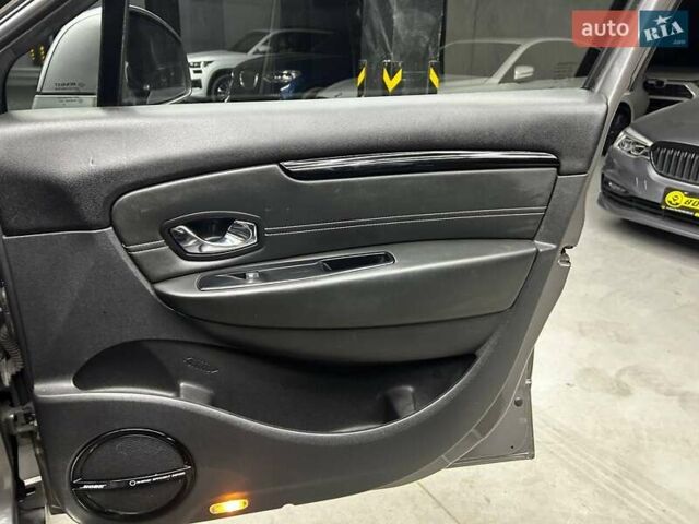 Сірий Рено Megane Scenic, об'ємом двигуна 1.6 л та пробігом 238 тис. км за 9800 $, фото 22 на Automoto.ua