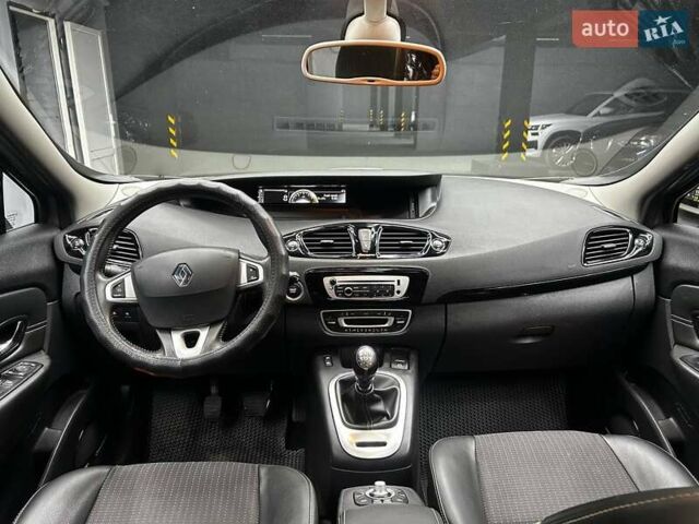 Сірий Рено Megane Scenic, об'ємом двигуна 1.6 л та пробігом 238 тис. км за 9800 $, фото 17 на Automoto.ua