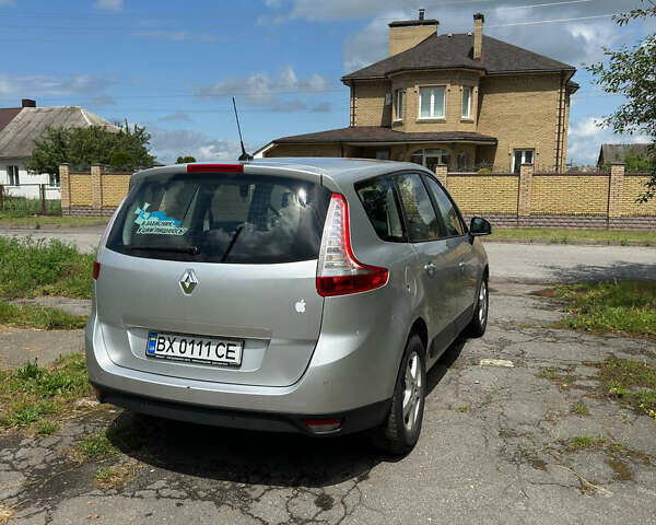 Серый Рено Megane Scenic, объемом двигателя 1.5 л и пробегом 181 тыс. км за 8500 $, фото 3 на Automoto.ua