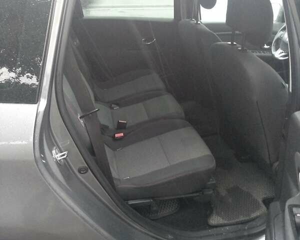 Серый Рено Megane Scenic, объемом двигателя 1.5 л и пробегом 202 тыс. км за 9700 $, фото 2 на Automoto.ua