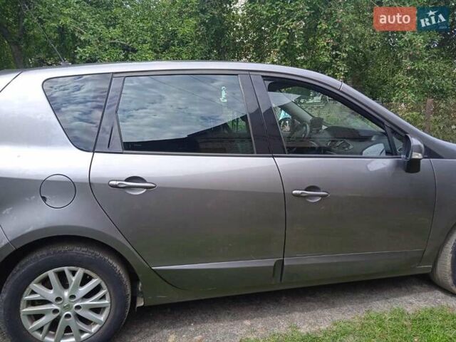 Серый Рено Megane Scenic, объемом двигателя 1.5 л и пробегом 180 тыс. км за 10300 $, фото 8 на Automoto.ua
