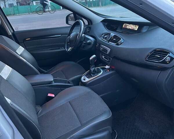 Серый Рено Megane Scenic, объемом двигателя 1.5 л и пробегом 291 тыс. км за 8500 $, фото 8 на Automoto.ua