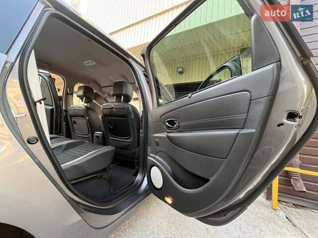 Серый Рено Megane Scenic, объемом двигателя 1.5 л и пробегом 186 тыс. км за 11600 $, фото 11 на Automoto.ua